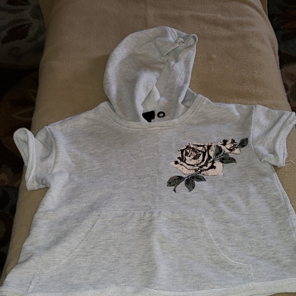 🔷️$8/ea OR 3/$20🔷️Girl's graphic hoodie